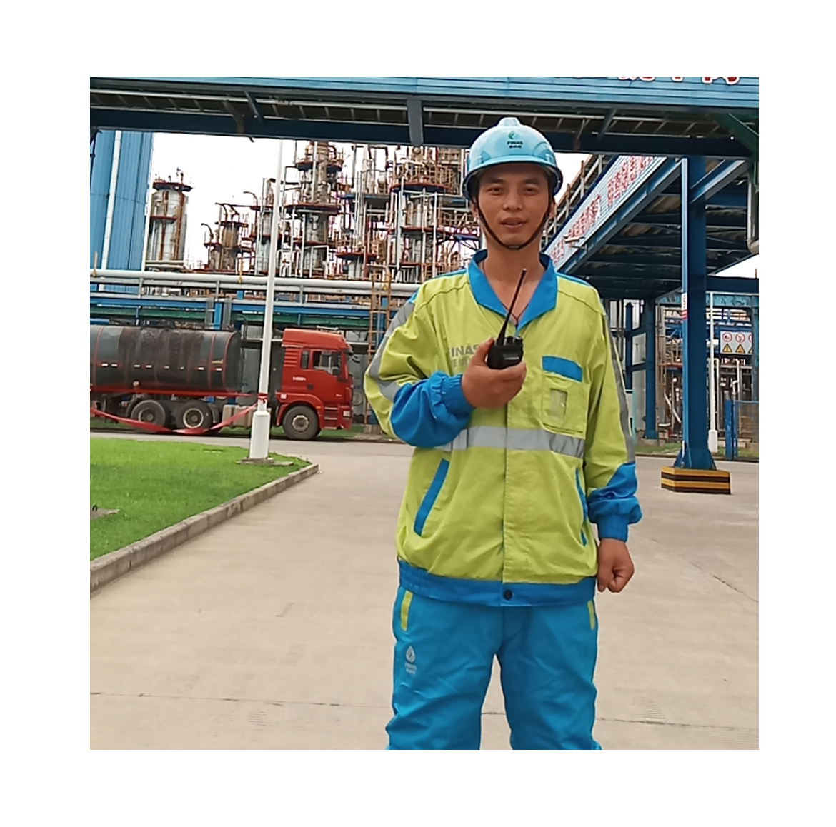 平凡中非凡  止境处超越——记我的同事张金龙